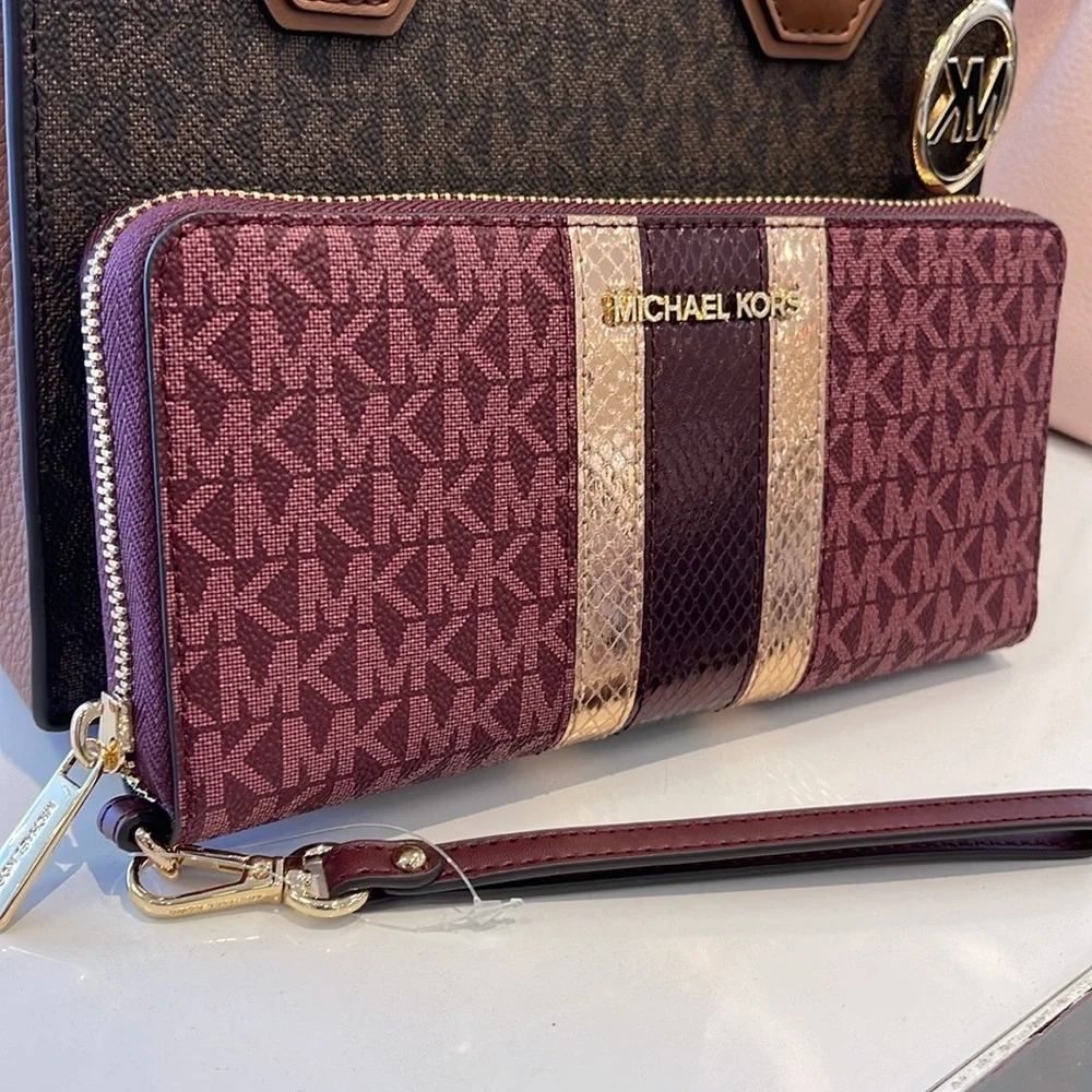 Michael Kors Jet Set Travel Large Signature Logo and Metallic Continental Wallet